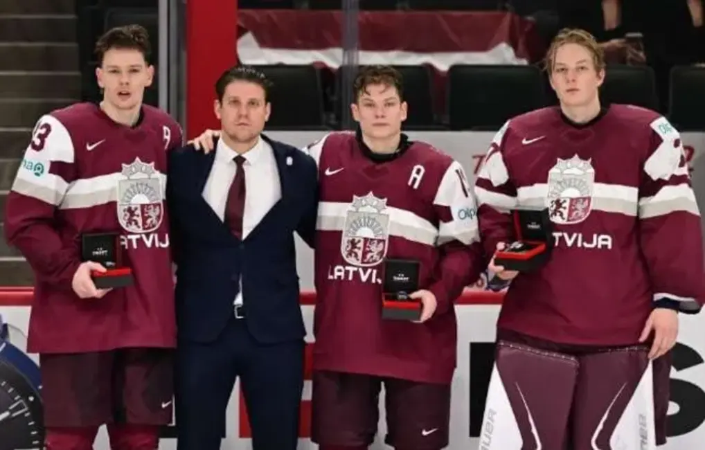 Latvijas U20 hokeja izlase noslēdz dalību pasaules čempionātā; nosaukti trīs labākie spēlētāji