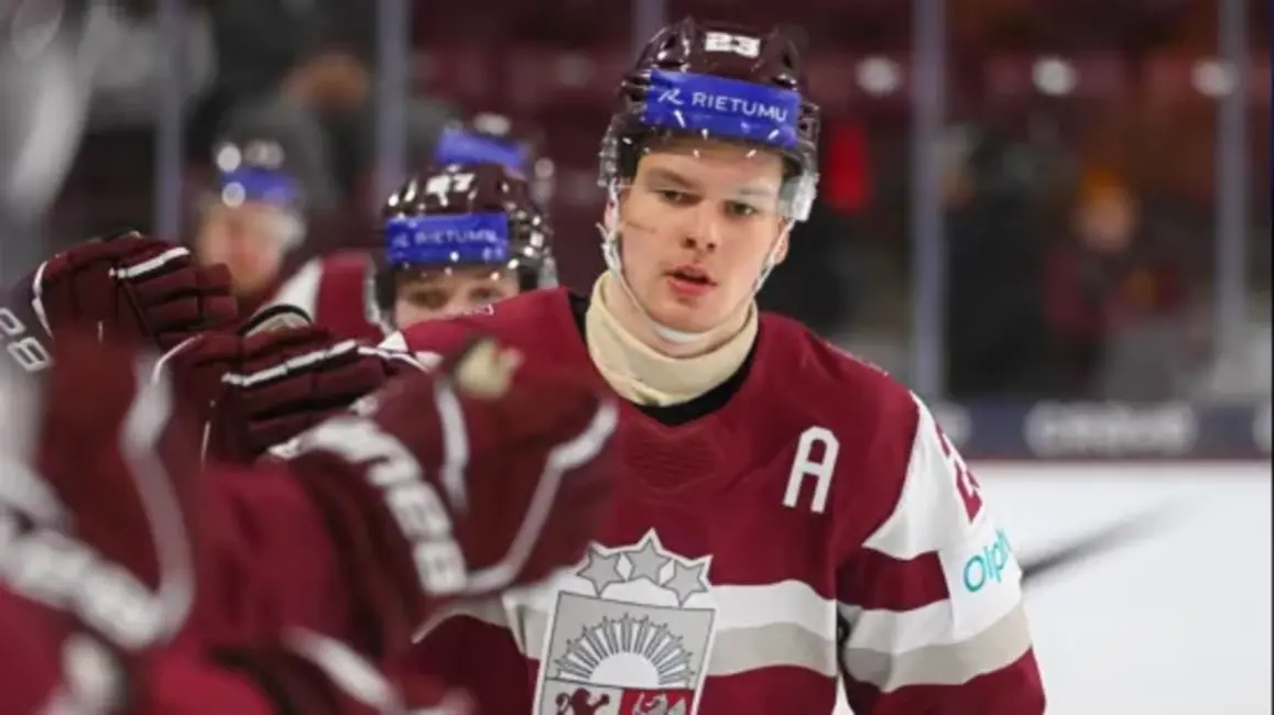 Latvijas U20 hokeja izlase pasaules čempionāta ceturtdaļfinālā tiksies ar Zviedriju