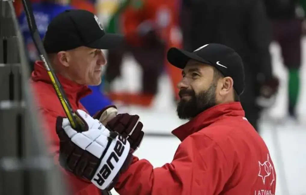 Latvijas U20 hokeja izlase pret Zviedriju PČ ceturtdaļfinālā: "Tā ir viena spēle un abām komandām iespējas ir vienādas"