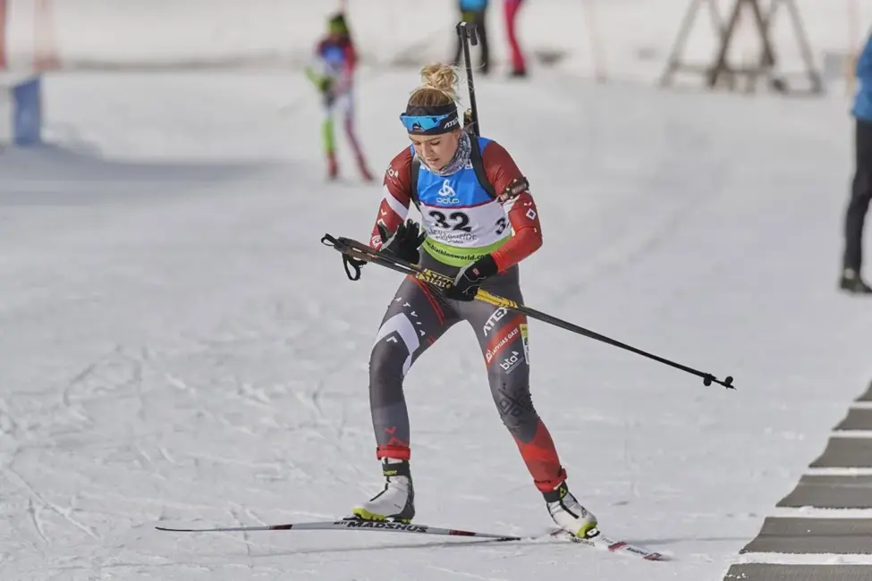 Latvijas biatlona kvartets Nove Mesto ieņem 15. vietu jauktajā stafetē, līderi apsteidz par apli