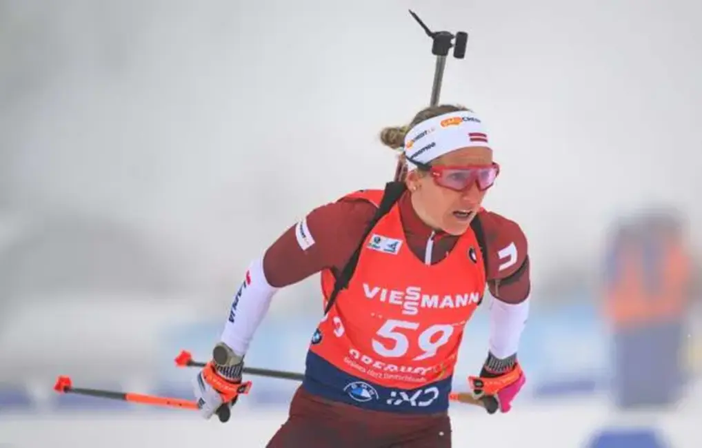 Latvijas biatlonistes Pasaules kausa stafetē Oberhofā izcīna 15. vietu
