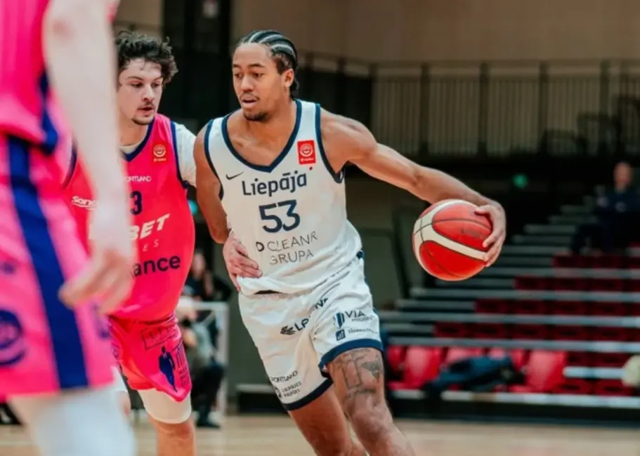 Latvijas kausā basketbolā "Liepāja" pārsteidz "Rīgas zeļļus", "Ventspils" pārliecinoši uzvar "Ogre"