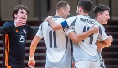 Latvijas telpu futbola izlase gatavojas Eiropas čempionātam ar 18 spēlētāju sastāvu