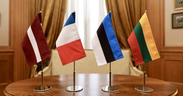 Svinot 105 gadus kopš Latvijas starptautiskās atzīšanas, Francijas Eiropas un ārlietu ministrs Žans Noels Baro ieradīsies darba vizītē Latvijā. B. Braže rīko arī Baltijas un Francijas ārlietu ministru tikšanos