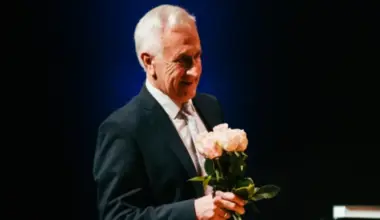 Leģendārais diriģents Jānis Erenštreits saņem mūža ieguldījuma balvu kormūzikā