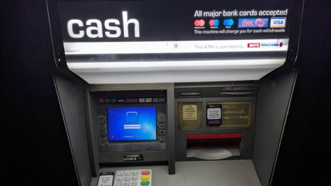 Lielbritānijas bankomāts pieprasa Windows 7 paroles, nevis PIN kodu naudas izsniegšanai