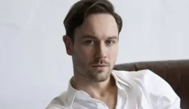 Maksims Busels: 33 gadu slieksnis un radošā izaugsme