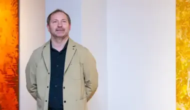 Mākslinieks Māris Čačka aicina uz personālizstādi "Satelīti" Valmieras muzejā