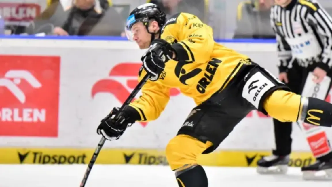 Markuss Komuls noslēdz sezonu ar līguma pagarināšanu Čehijas Ekstralīgā