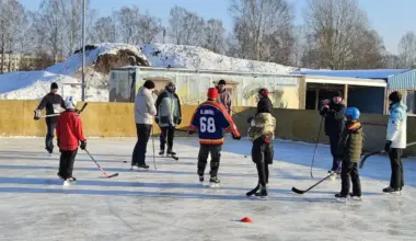 Mārupes brīvdabas ledus laukums pulcē hokeja entuziastus "Ziemas klasikas" pasākumā