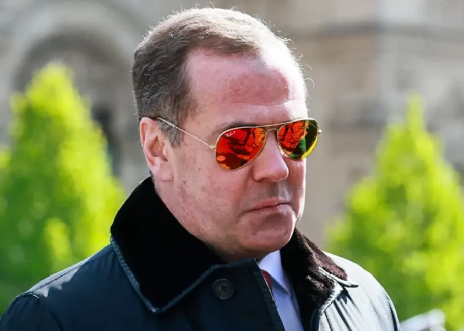 Medvedevs vēršas pret Somiju ar kodolieroču draudiem un apsūdzībām "rusofobijā"