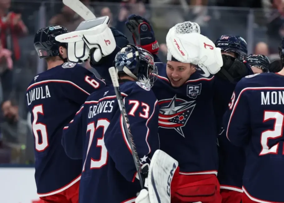 Merzļikins atvieglo sirdi "Blue Jackets" līdzjutējiem, tiekot pie uzvaras pār "Flyers"