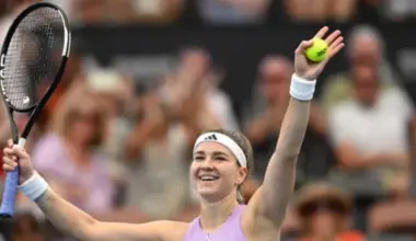 Mūhova pārsteidz un pārtrauc Ribakinas uzvaru sēriju WTA 500 turnīrā Brisbenā