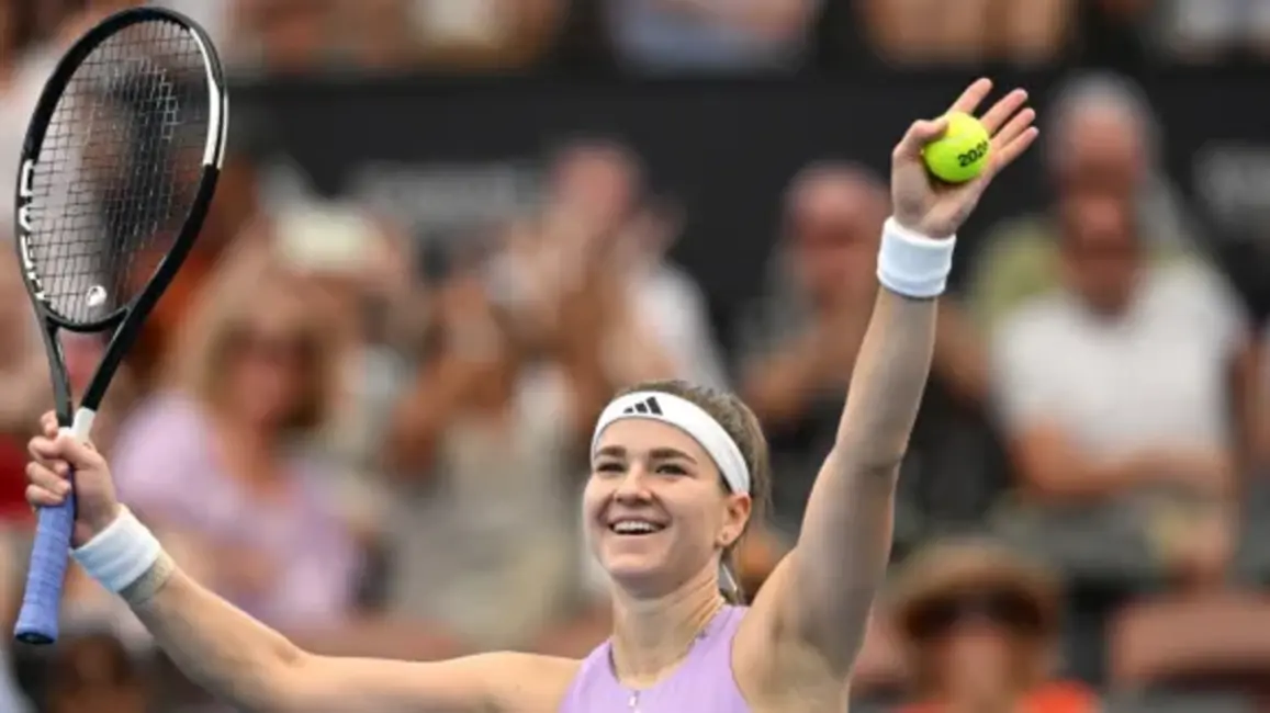 Mūhova pārsteidz un pārtrauc Ribakinas uzvaru sēriju WTA 500 turnīrā Brisbenā