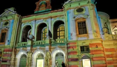 Nacionālā teātra budžeta samazinājums: vai biļešu cenas kļūs nepieejamas?