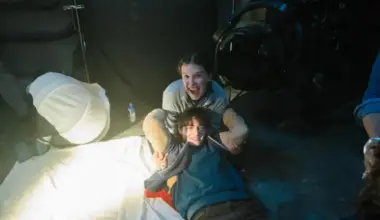 Netflix izlaiž dokumentālo filmu par «Stranger Things» 5. sezonu: «Pēdējais piedzīvojums» atklāj aizkulises