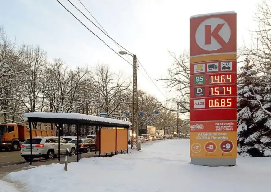 No šodienas dārgāks benzīns, dīzelis un tabakas izstrādājumi Latvijā