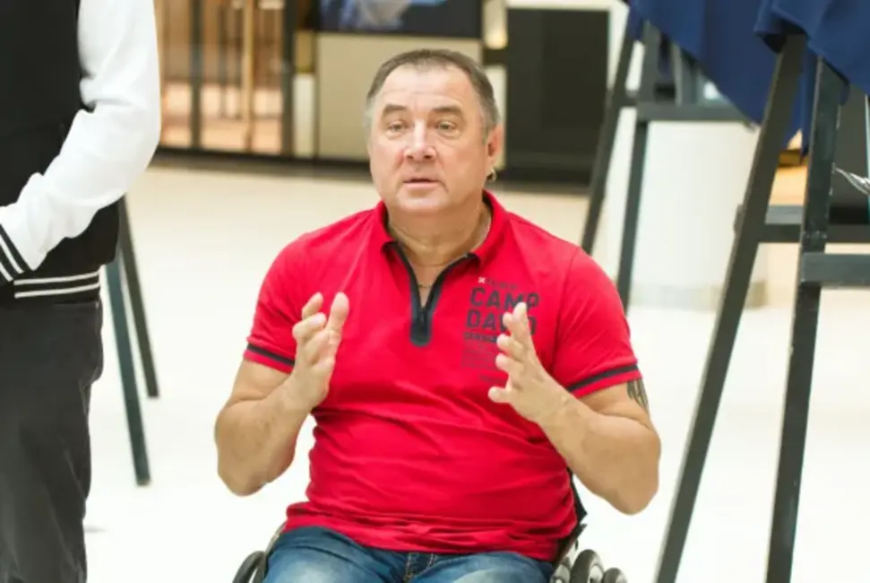 Ogres novada pašvaldība piešķir 1000 eiro Aigaram Apinim kā daļēju kompensāciju par atteikto valsts prēmiju