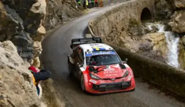 Oliver Solbergs pārliecinoši uzvar Montekarlo rallijā sarežģītos laika apstākļos