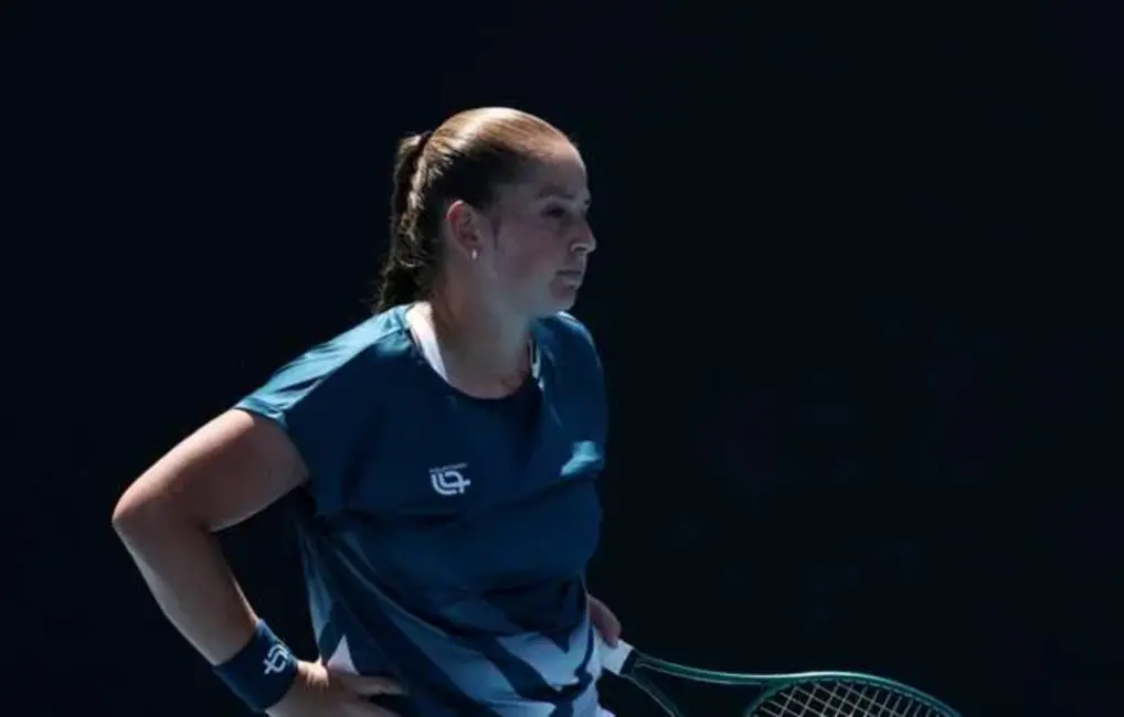 Ostapenko un Sji izstājas Austrālijas atklātā tenisa čempionāta dubultspēlēs