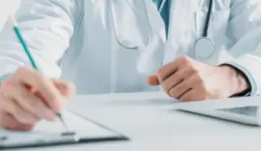 Pacienti saskaras ar mēnešiem ilgu gaidīšanu pie speciālistiem, ārsta vizīte kļūst par luksusu