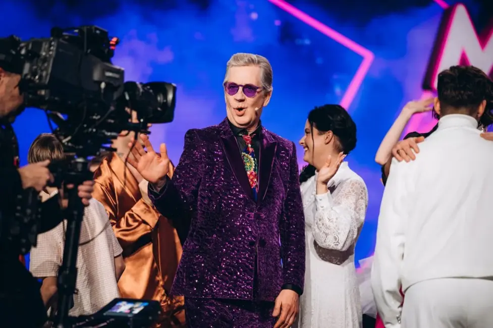 «Pārdziedi mani!»: Filmu un teātra dziesmu vakars ar spilgtām zvaigznēm un aizkustinošiem stāstiem