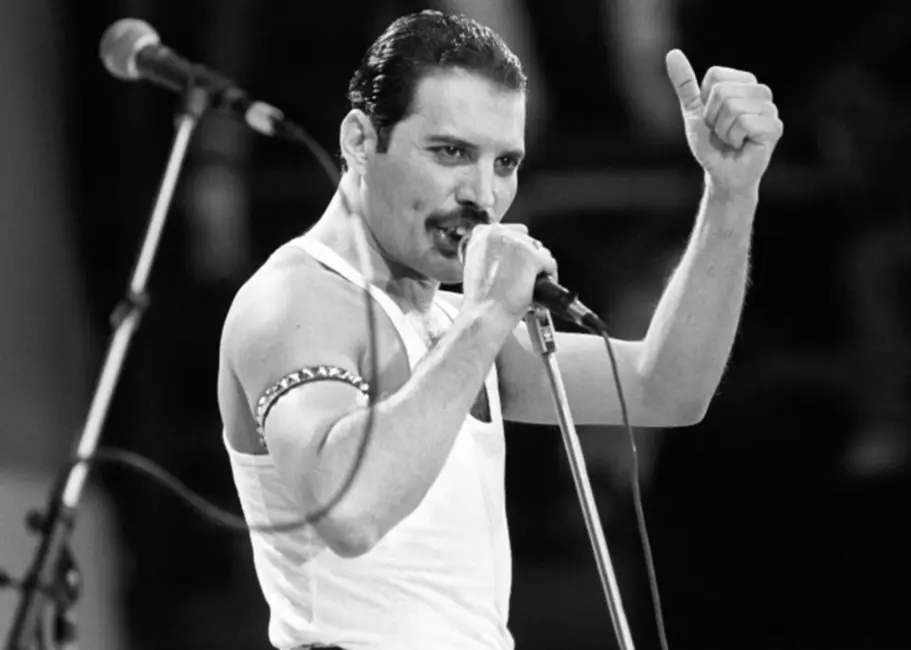 Pasaulē izskan ziņas par Fredija Merkūrija "slepenās" meitas nāvi