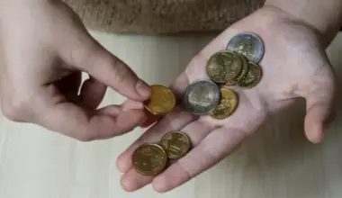 Pieaug Latvijas iedzīvotāju daļa, kam grūtības apmaksāt ikmēneša rēķinus