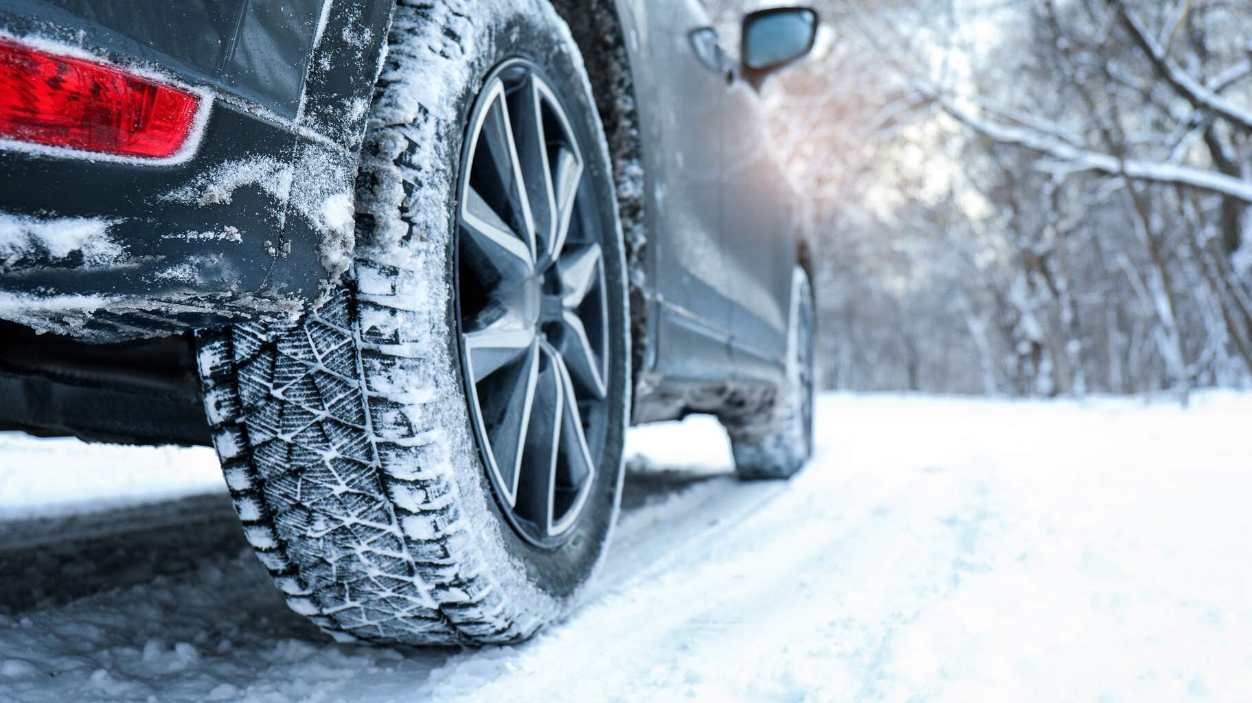 Autovadītāj, šo noteikti ir vērts izlasīt! Praktiski padomi drošai braukšanai ziemas apstākļos