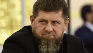 Ramzans Kadirovs smagā stāvoklī; Maskava plāno varas pārmantotību Čečenijā