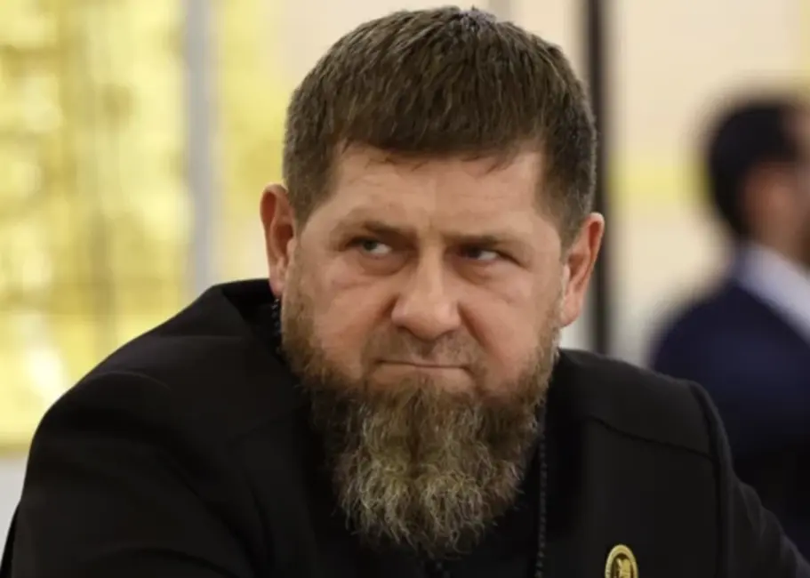 Ramzans Kadirovs smagā stāvoklī; Maskava plāno varas pārmantotību Čečenijā