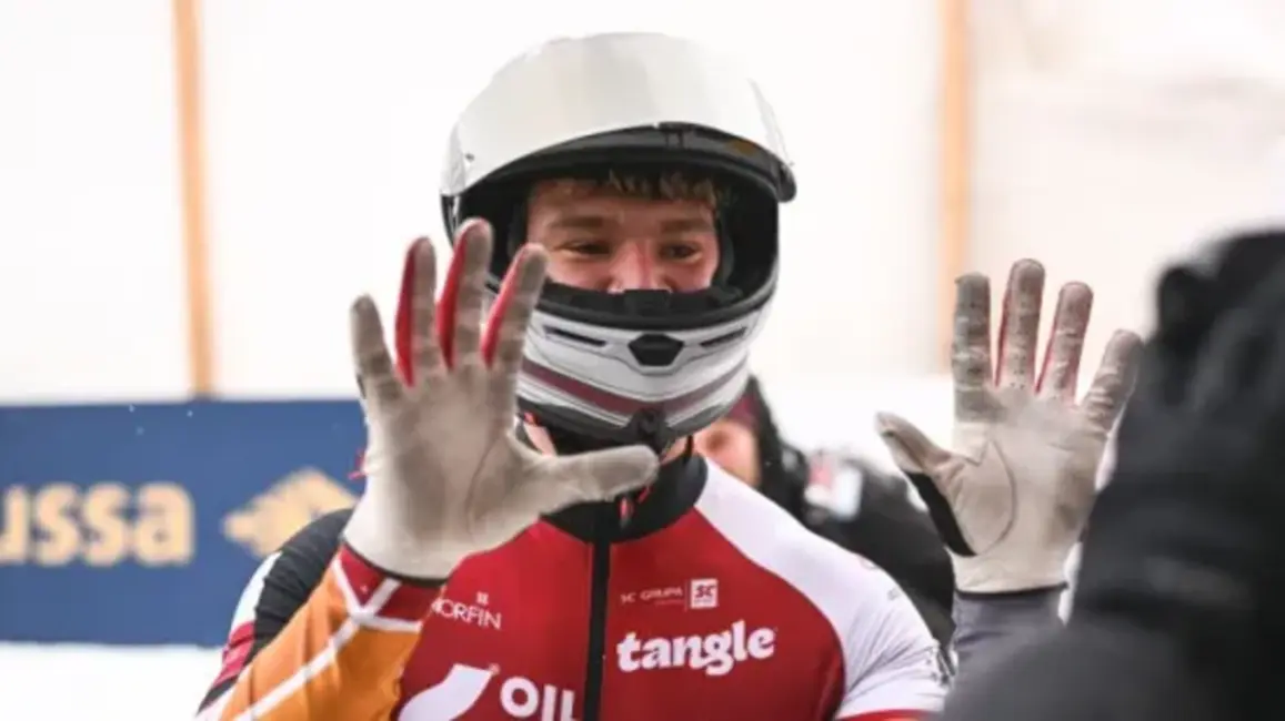 Renārs Grantiņš izcīna otro zelta medaļu U-23 Pasaules čempionātā bobslejā; Kotānei bronza