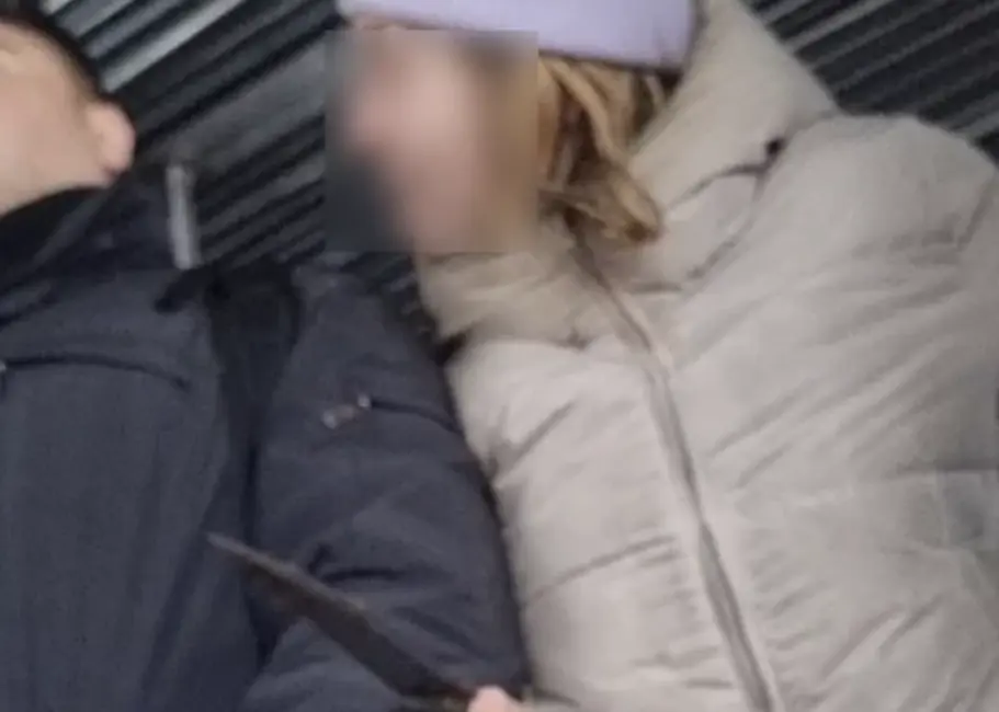 Rīgā, 24. autobusā, sieviete ar nazi draudējusi pasažieriem