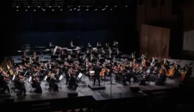 Rīgā notiek vērienīgs latviešu simfoniskās mūzikas lielkoncerts, atzīmējot trešās desmitgades sākumu