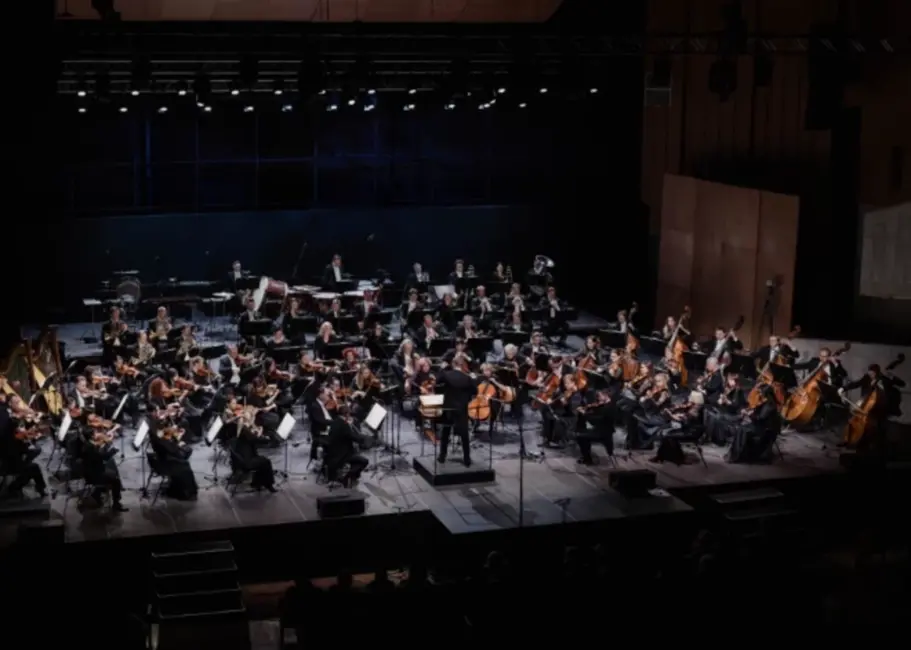 Rīgā notiek vērienīgs latviešu simfoniskās mūzikas lielkoncerts, atzīmējot trešās desmitgades sākumu