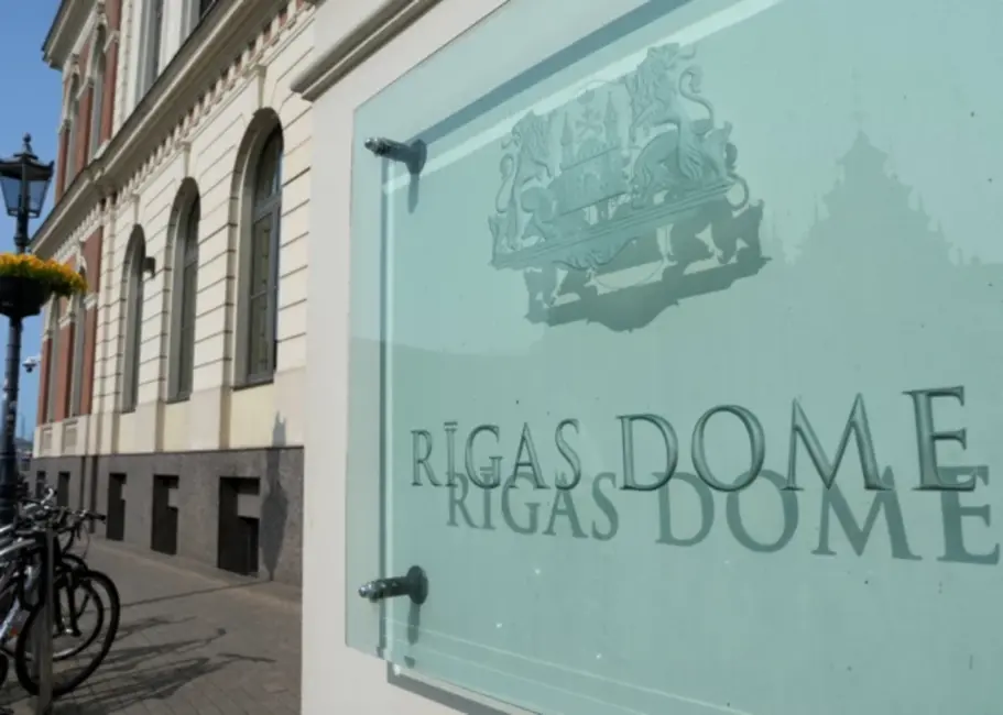 Rīgas dome izsludina iepirkumu 420 000 eiro vērtībā ārvalstu vizīšu organizēšanai
