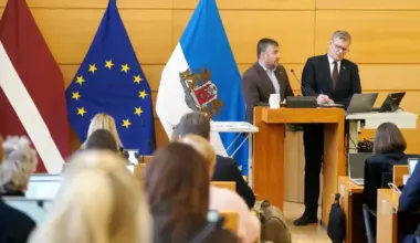 Rīgas pašvaldībā plānota štatu samazināšana vairākos departamentos