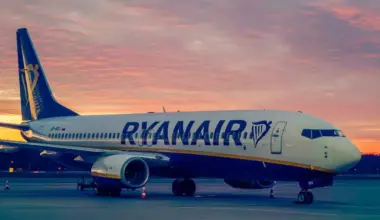 Ryanair 2026. gadā pārtrauks lidojumus uz vairākiem galamērķiem Eiropā; galvenie iemesli – izmaksas un nodokļi