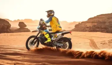 Slovāku Motosportists Štefans Svitko Izstājas no Dakaras Rallija Pēc Kritiena Trešajā Posmā