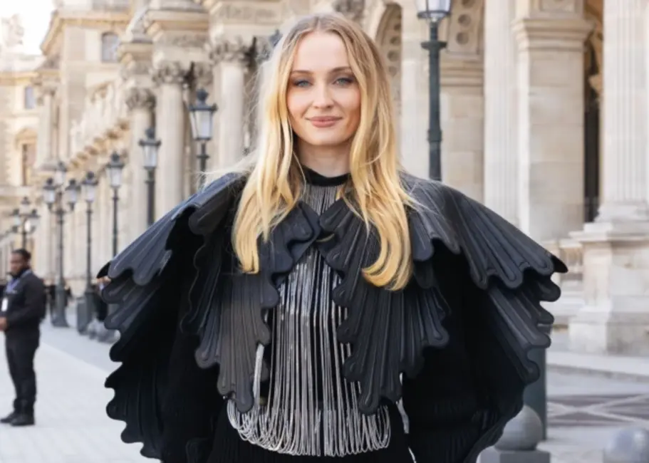 Sofija Tērnera atklāj, kā "Troņu spēles" skatīšanās radījusi psiholoģisku traumu