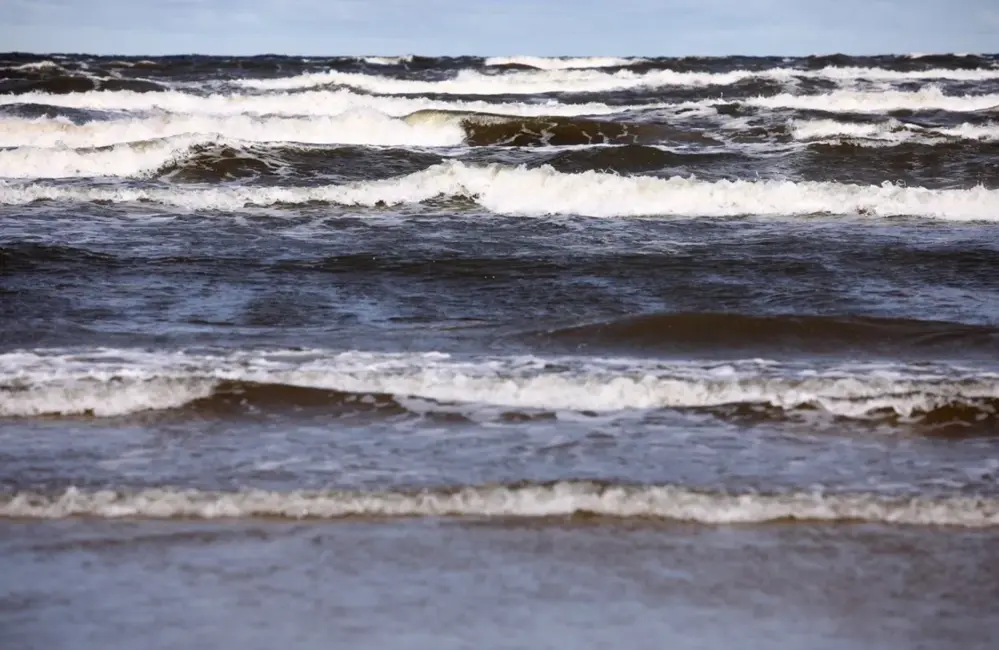 Somu līcī bojāts sakaru kabelis starp Igauniju un Somiju; aizturēts kuģis