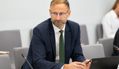 pasažieru pārvadātāji demonstratīvi pamet sarunas ar Švinku – Puaro.lv