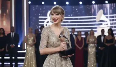 Teilore Svifta kļūst par jaunāko sievieti, kas uzņemta Dziesmu autoru slavas zālē