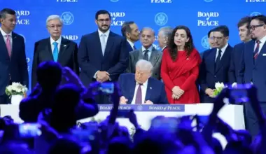 Tramps oficiāli izveido Miera padomi; Ungārija – vienīgā ES valsts, kas pievienojusies