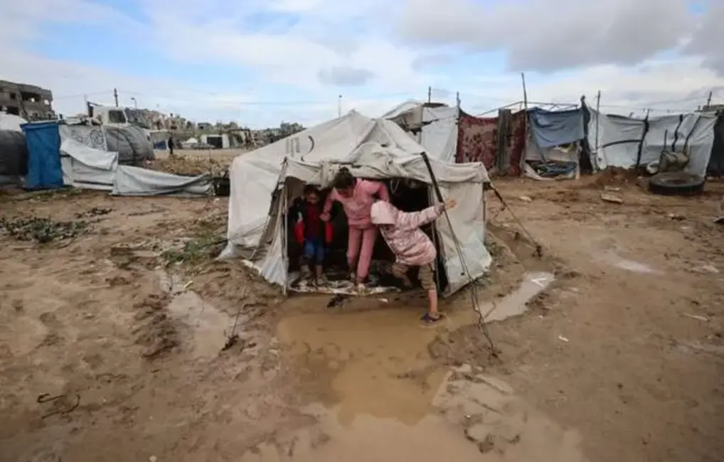 Tramps un Netanjahu Floridā apspriež Gāzes pamiera otro posmu, kamēr Gazā turpinās izdzīvošanas cīņa