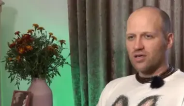 Uģis Kuģis ar ģimeni izstājas no šova "Ģimene burkā"