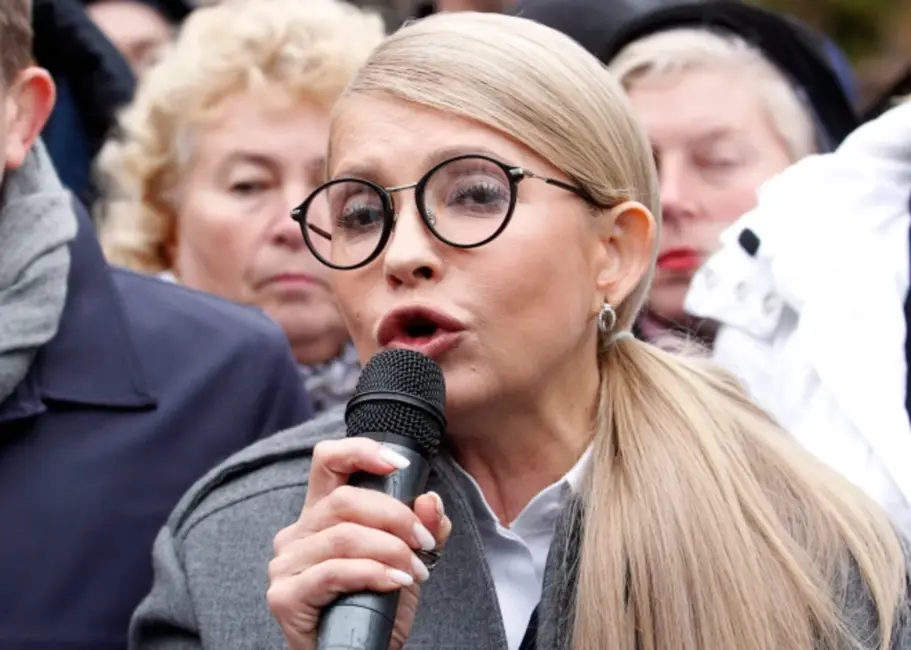 Ukrainas ekspremjere Timošenko aizdomās par kukuļošanu un balsojumu pirkšanu parlamentā