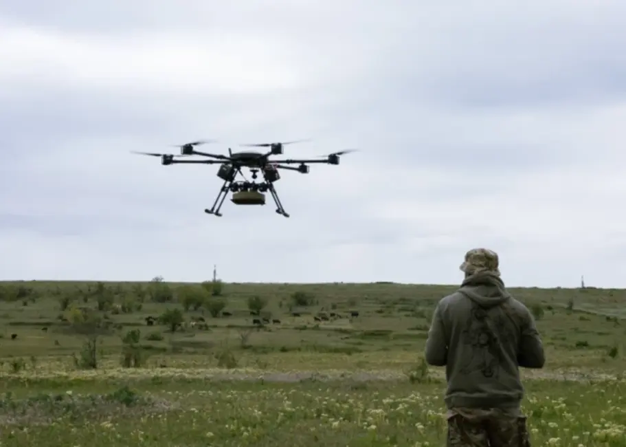 Ukrainas spēki veic plašu triecienu Krievijas dronu bāzei Doneckā