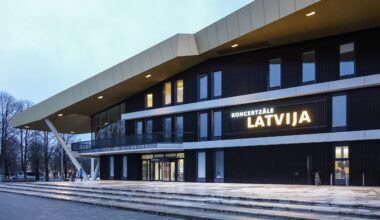 “No barikādēm līdz barikādēm” – dzejas, mūzikas un sarunu vakars par brīvību šodien