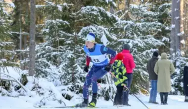 Valts Skujiņš un Linda Kaparkalēja kļūst par Latvijas sprinta čempioniem distanču slēpošanā